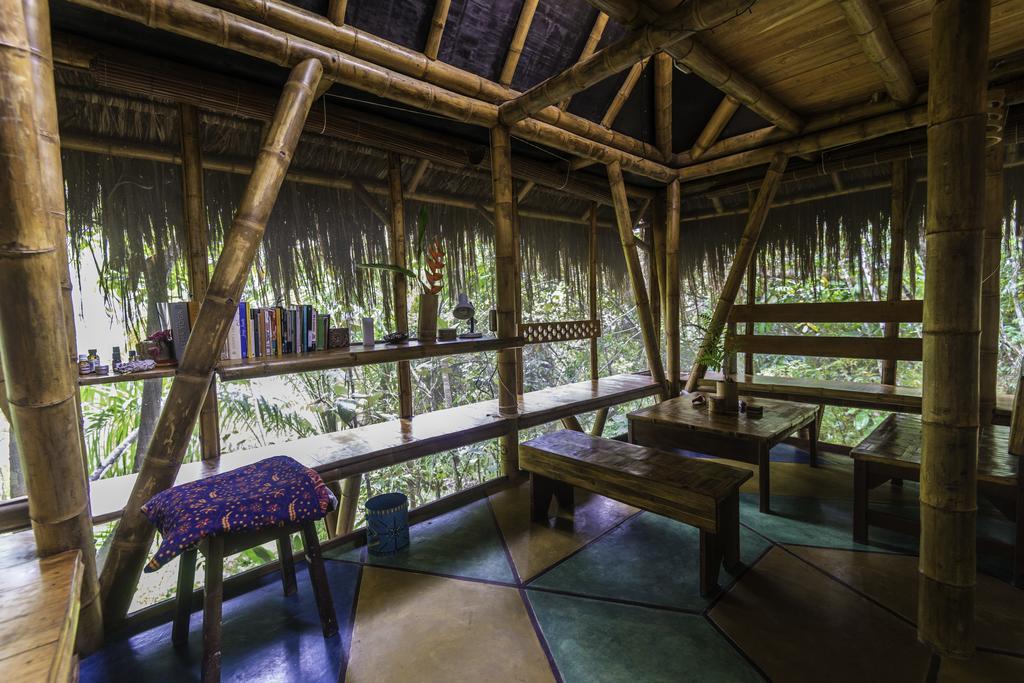 Universo Pol Bamboo Hostal *